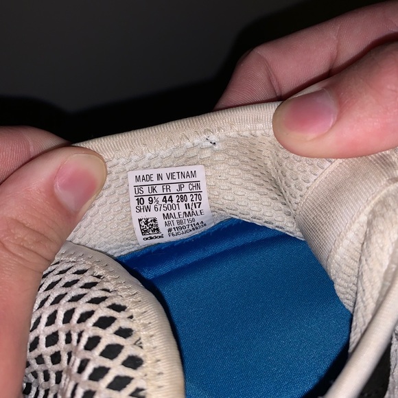 Adidas running shoes - Picture 3 of 3